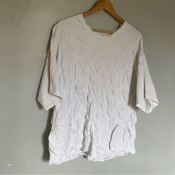 27 Aug A.M. Textured White Oversized Tunic Top – Size X-Large. ONE OF A KIND - Picture 4 of 13